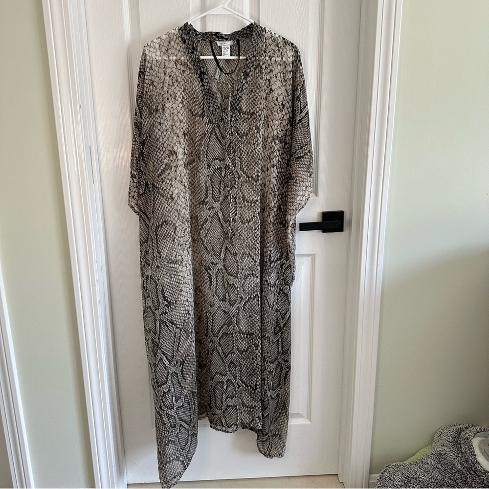 Elegant Snake Print Kaftan beach dress coverup
NWOT. One size. Made in India.